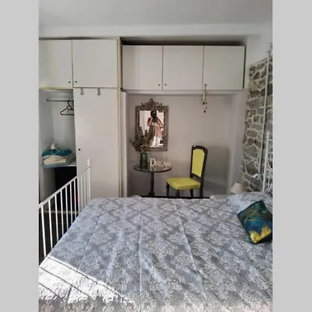 με συμπάθεια-with Sympathy - Private Parking Appartement *