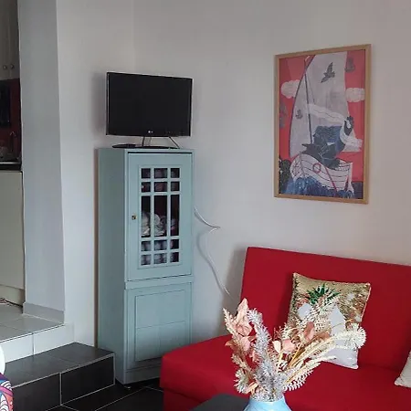 με συμπάθεια-with Sympathy - Private Parking