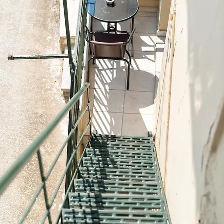 με συμπάθεια-with Sympathy - Private Parking アパート