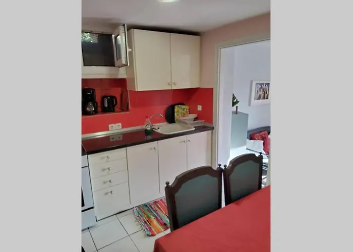 με συμπάθεια-with Sympathy - Private Parking