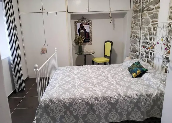 με συμπάθεια-with Sympathy - Private Parking דירה